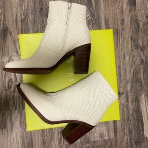 Gianni Bini White Snakeprint Booties 7.5